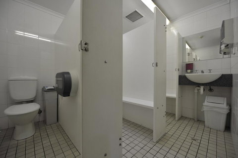 Backpack Oz - Sunshine Coast Tourism 24