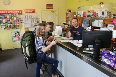 Backpack Oz - Sunshine Coast Tourism 2