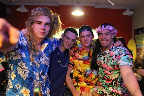 Backpack Oz - Sunshine Coast Tourism 34