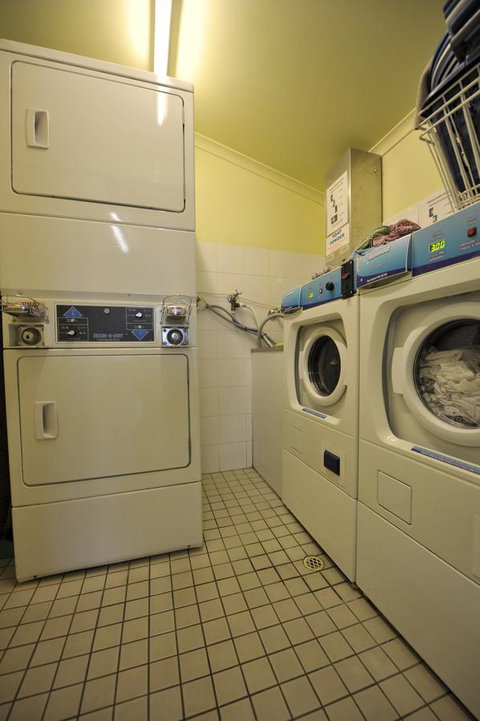 Backpack Oz - Sunshine Coast Tourism 27