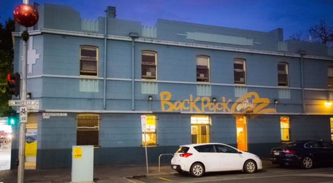 Backpack Oz - Sunshine Coast Tourism 6