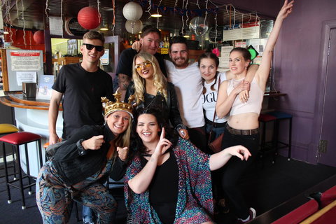 Backpack Oz - Sunshine Coast Tourism 9