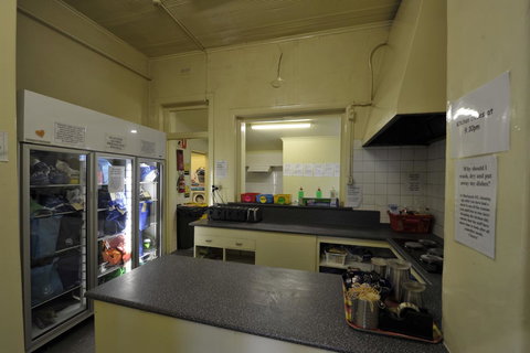 Backpack Oz - Sunshine Coast Tourism 14