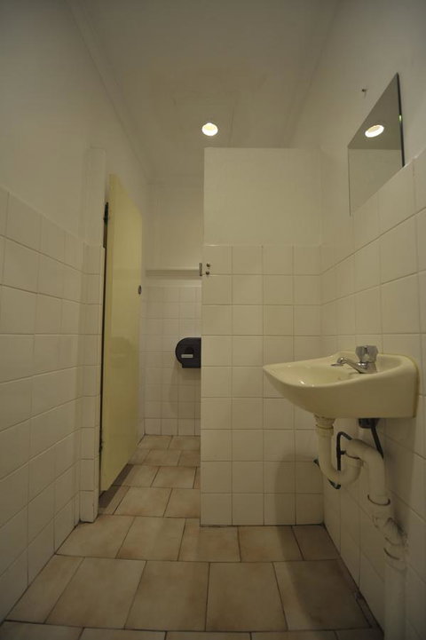 Backpack Oz - Sunshine Coast Tourism 28