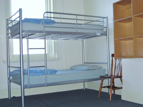 Backpack Oz - Sunshine Coast Tourism 40