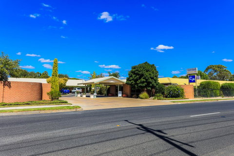 Country Roads Motor Inn Naracoorte - Holiday Sunshine Coast 11