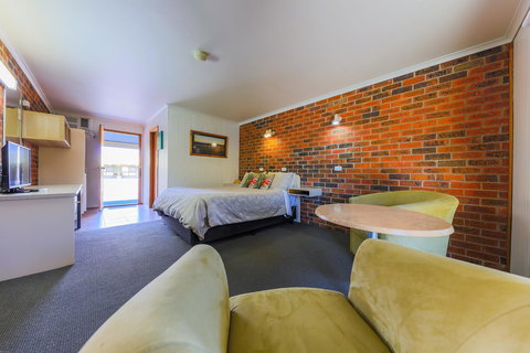 Country Roads Motor Inn Naracoorte - Holiday Sunshine Coast 7