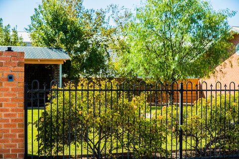 Country Roads Motor Inn Naracoorte - Holiday Sunshine Coast 44