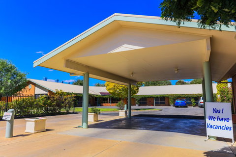 Country Roads Motor Inn Naracoorte - Holiday Sunshine Coast 1