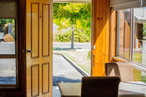 Country Roads Motor Inn Naracoorte - Holiday Sunshine Coast 34