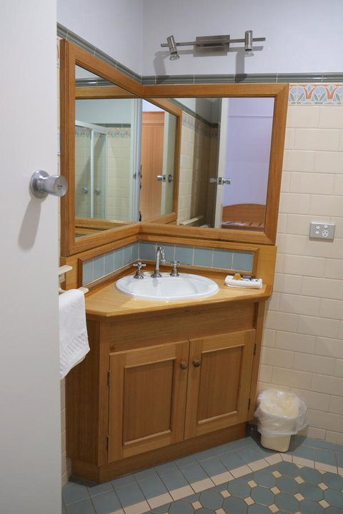 Berri Hotel - Sunshine Coast Tourism 30