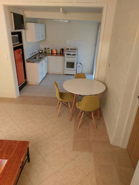 Desert Gum Retreat Gough St - Sunshine Coast Tourism 16