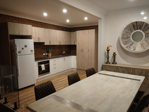 Desert Gum Retreat Gough St - Sunshine Coast Tourism 13