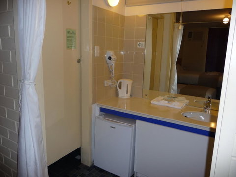 The Wine Vine Hotel - Sunshine Coast Tourism 1