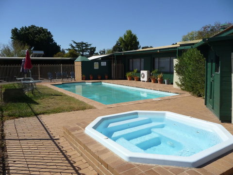 The Wine Vine Hotel - Sunshine Coast Tourism 21
