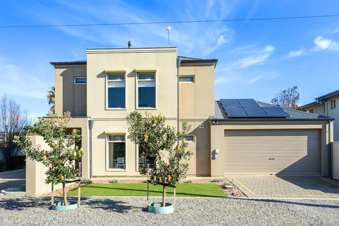 Blue Zone - Aldinga Beach - Sunshine Coast Tourism 0