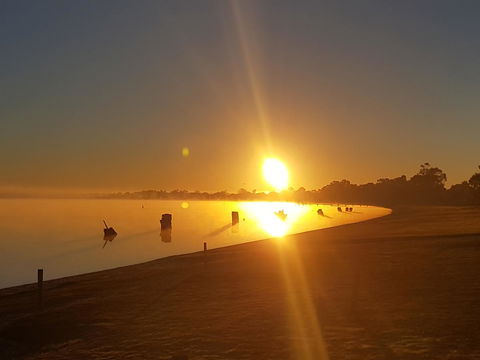 Barmera Lake Resort Motel - Sunshine Coast Tourism 2