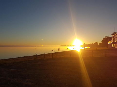 Barmera Lake Resort Motel - Sunshine Coast Tourism 5