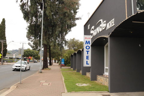 The Sands Motel Adelaide - Holiday Sunshine Coast 1