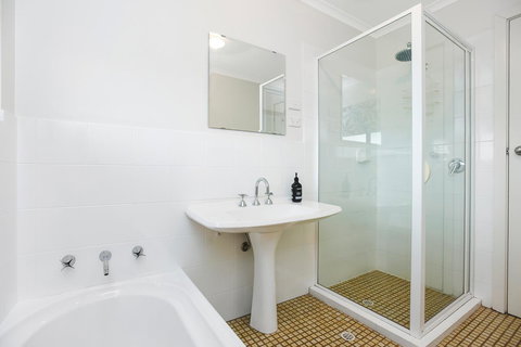 Red Door - Holiday Sunshine Coast 6