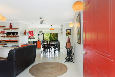 Red Door - Holiday Sunshine Coast 0