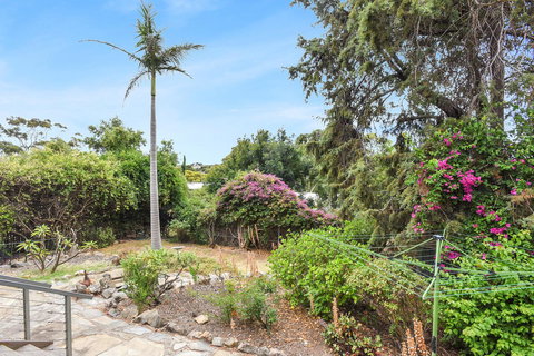 Red Door - Holiday Sunshine Coast 16