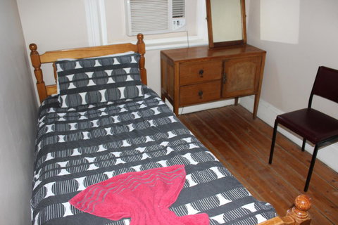 Royal Exchange Hotel - Holiday Sunshine Coast 6