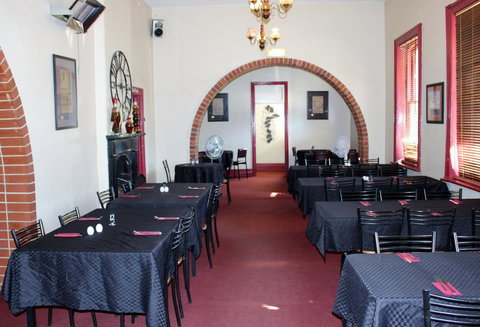 Royal Exchange Hotel - Holiday Sunshine Coast 3