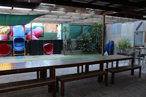 Royal Exchange Hotel - Holiday Sunshine Coast 5