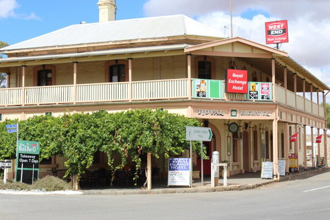 Royal Exchange Hotel - Holiday Sunshine Coast 0