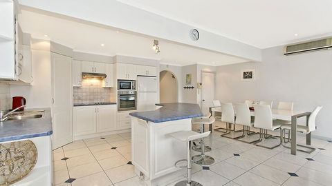 Salt Waterfront Apartment - Sunshine Coast Tourism 1