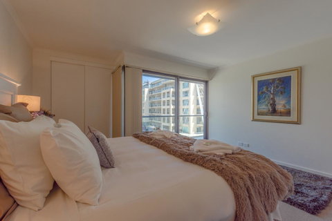 Lights Landing Penthouse - Sunshine Coast Tourism 13