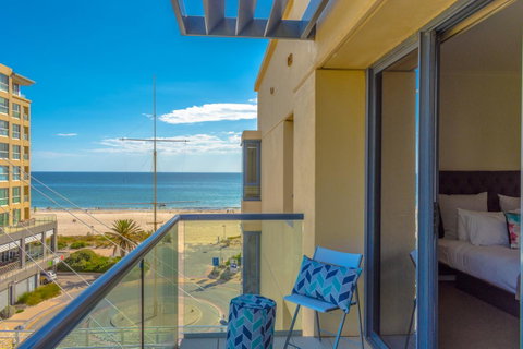 Lights Landing Penthouse - Sunshine Coast Tourism 14