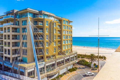 Lights Landing Penthouse - Sunshine Coast Tourism 8