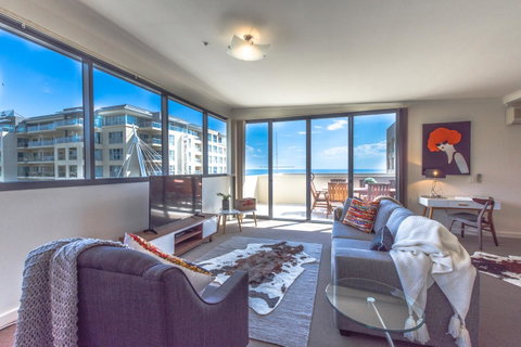 Lights Landing Penthouse - Sunshine Coast Tourism 0