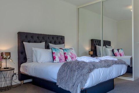 Lights Landing Penthouse - Sunshine Coast Tourism 15