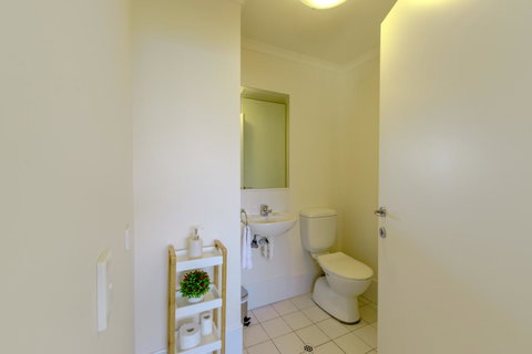 Lights Landing Penthouse - Sunshine Coast Tourism 21
