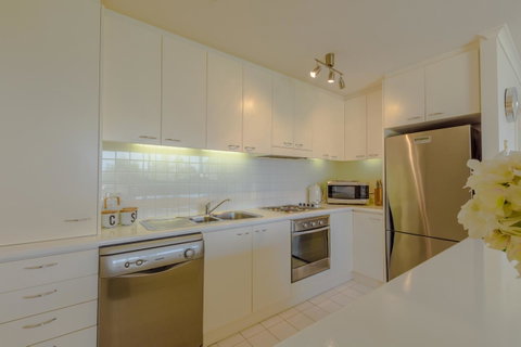 Lights Landing Penthouse - Sunshine Coast Tourism 4