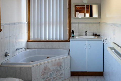 Seacroft - Sunshine Coast Tourism 24