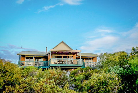 Seacroft - Sunshine Coast Tourism 0