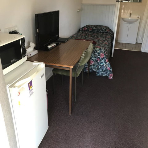 Travelway Motel - Holiday Sunshine Coast 4