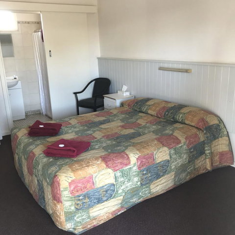 Travelway Motel - Holiday Sunshine Coast 12