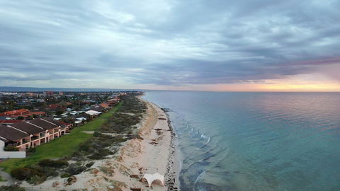 Luxurious 3 Bedroom Beachfront - Panoramic Views - Holiday Sunshine Coast 1