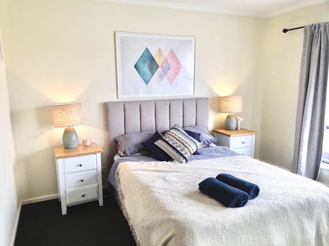 Luxurious 3 Bedroom Beachfront - Panoramic Views - Holiday Sunshine Coast 7