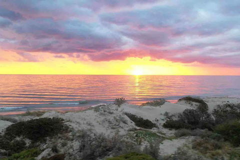 Luxurious 3 Bedroom Beachfront - Panoramic Views - Holiday Sunshine Coast 14