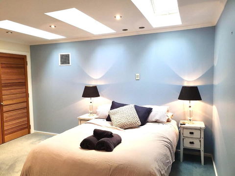 Luxurious 3 Bedroom Beachfront - Panoramic Views - Holiday Sunshine Coast 6