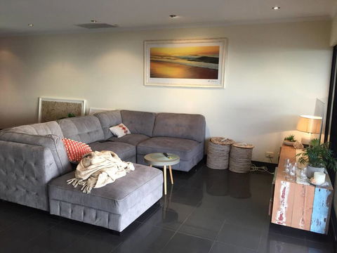 Luxurious 3 Bedroom Beachfront - Panoramic Views - Holiday Sunshine Coast 4