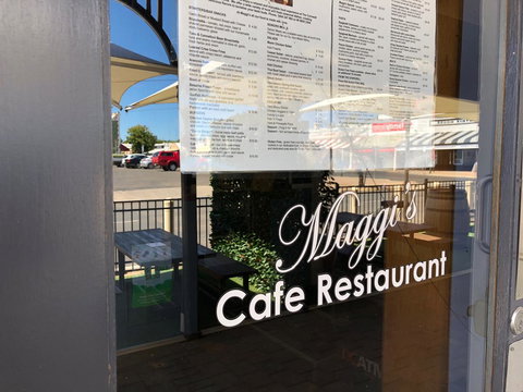 Cornwall Hotel - Holiday Sunshine Coast 18