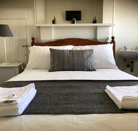Cornwall Hotel - Holiday Sunshine Coast