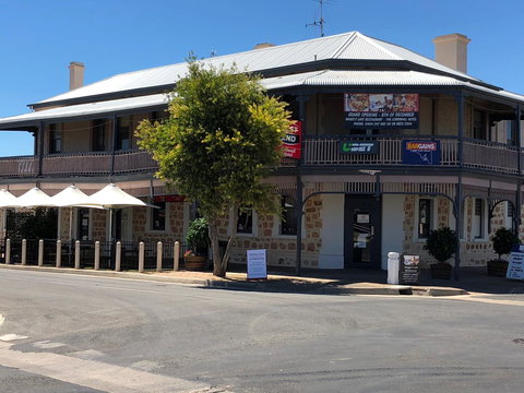 Cornwall Hotel - Holiday Sunshine Coast 13